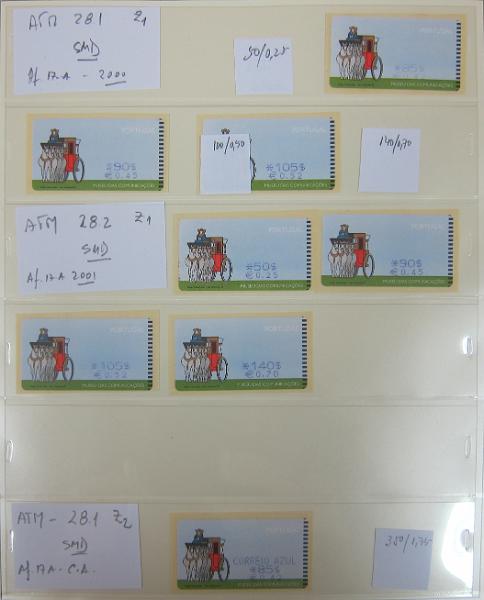 0265 (79).jpg -     Lote:    265      Colecção Especializada - Etiquetas      Lotes Especiais       Descrição:      1981/2010 &mdash; Etiquetas.   Coleção composta por 12 álbuns com etiquetas desde percursoras e Framas até 2010, com provas, erros, FDC's, etiquetas novas e usadas, sobrescritos circulados, variedades de impressão e papéis. Importante estudo. Lote a ver.        Lote ETQ       Valor Base:     &euro; 3000,00     Valor Venda:     &euro;      